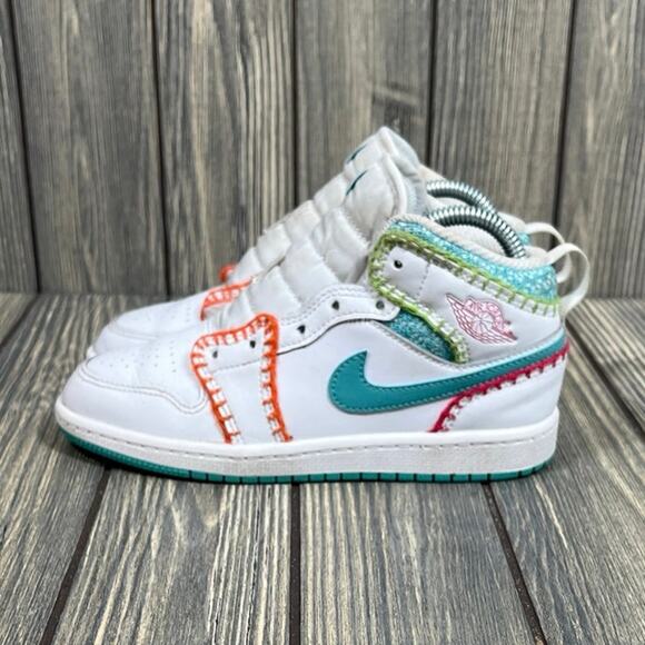 Nike Air Jordan 1 Mid SE Girl Multi Knit Sneaker Basketball Shoes White Sz 1Y - Picture 3 of 7